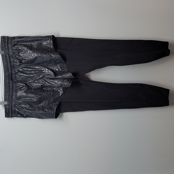 Athleta 2 in 1 Rainier Tight Shorts with Leggings SIze XLT XL Tall - Picture 4 of 15